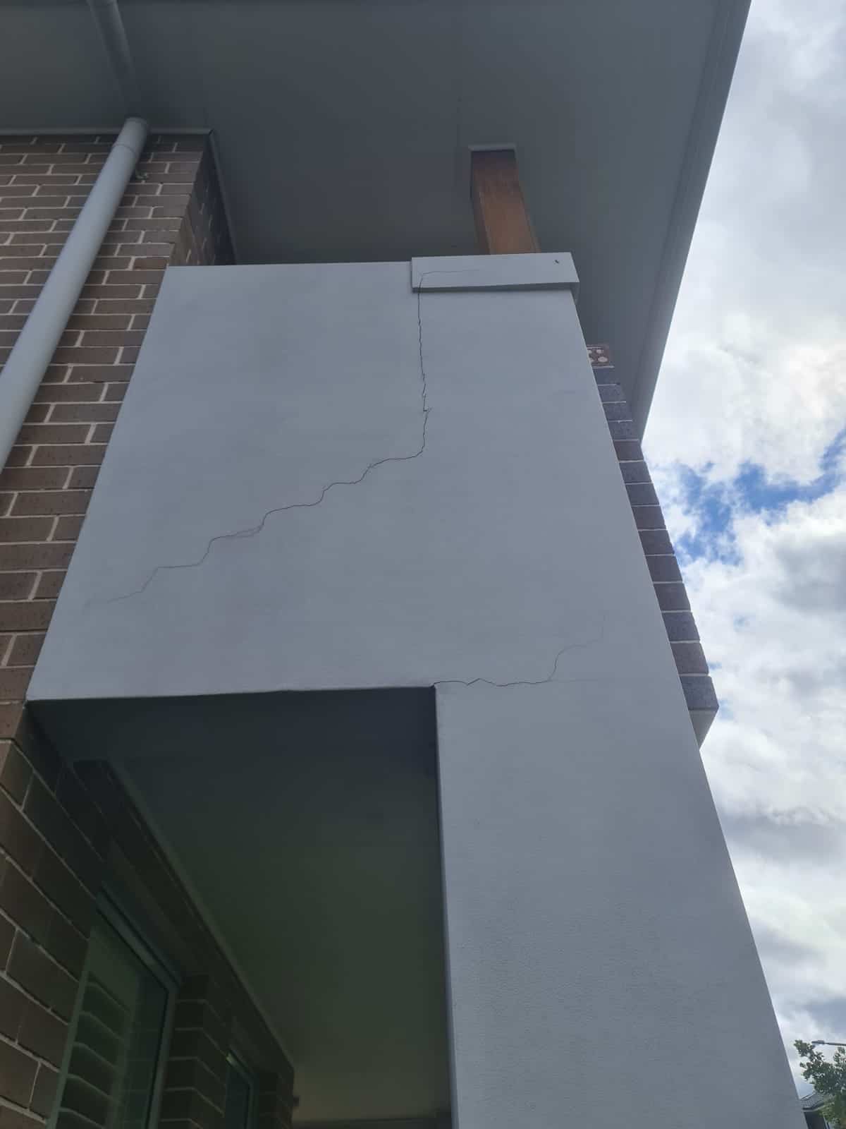 Balcony cracks